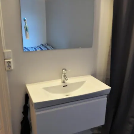 Great Apartment With Balcony Overlooking Bergen Leilighet